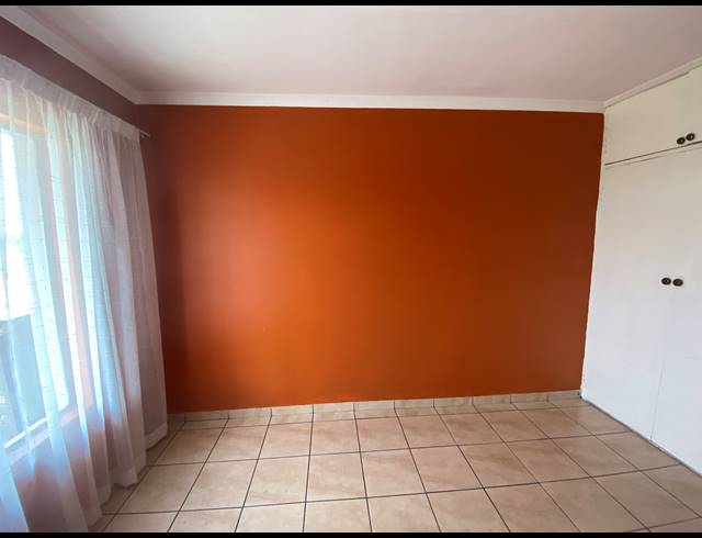 2 BEDROOM SECTIONAL TITLE FOR SALE IN RAVENSWOOD
